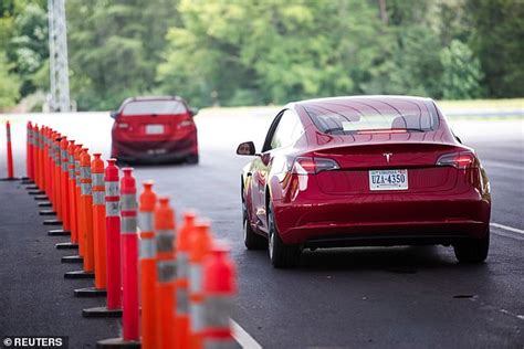 Tesla Scrutinized By U S Agency Over Model 3 Safety Daily Mail Online