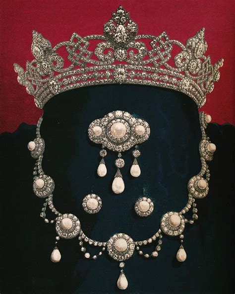 Todays Highlight Queen Alexandras Wedding Necklace This Gorgeous