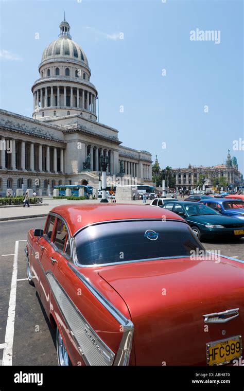 Old American Car In Front Of The Capitol Building Capitolio Nacional