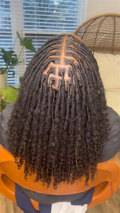 how to get curly dreads