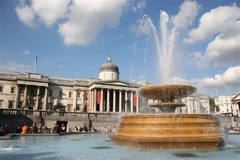 Trafalgar Square Fountains - art of the state archive