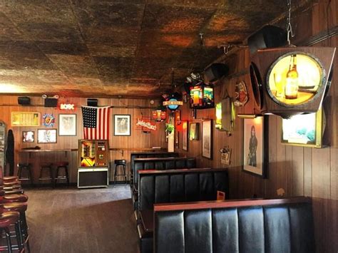 The Best Dive Bars In Nyc Bar Interior Biker Bar Bar Design