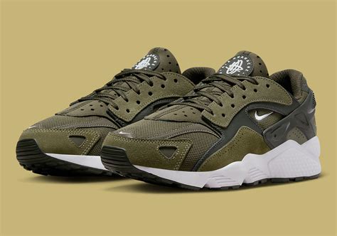 Nike Air Huarache Runner Olive Noir DZ3306-300 - Crumpe