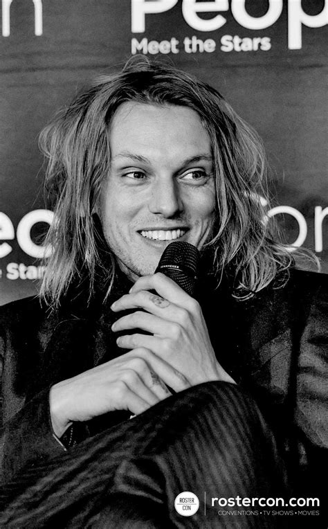 Jamie Campbell Bower at his panel at Stranger Fan Meet 6 in Paris (December 17, 2022) : r ...