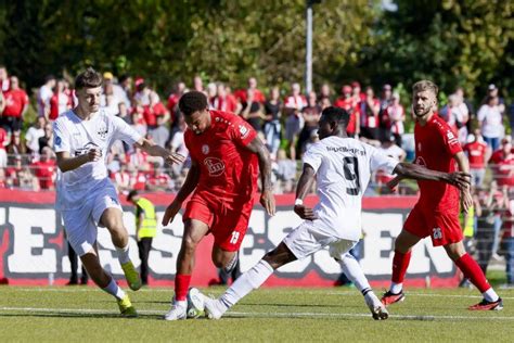 Niederrheinpokal Partie Wird In Hilden Ausgetragen Rot Weiss Essen