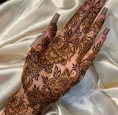 50 Latest Henna Mendhi Designs Zahrah Rose Mehndi Designs For