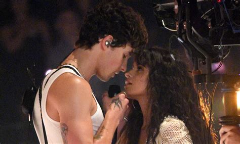 Watch Shawn Mendes Camila Cabellos Steamy Senorita Performance At