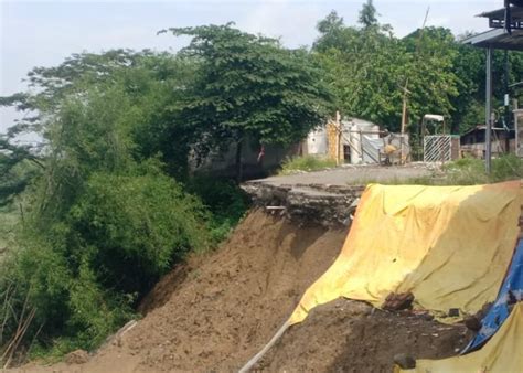 Perbaikan Jalan Amblas Larangan Pamulihan Ngambang