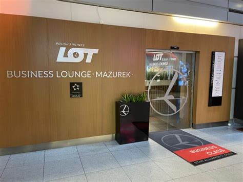 Review LOT Polish Business Lounge Mazurek Warsaw WAW Live And