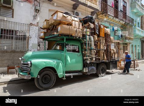 Antique moving truck in Old Havana, Cuba Stock Photo - Alamy