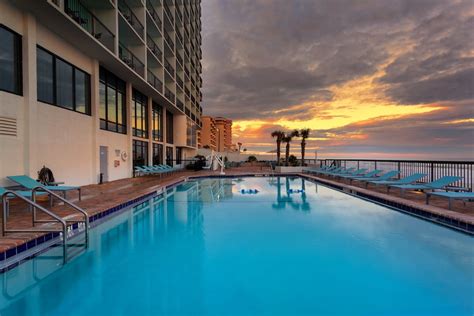 Holiday Inn Express & Suites Oceanfront, an IHG Hotel Daytona Beach ...