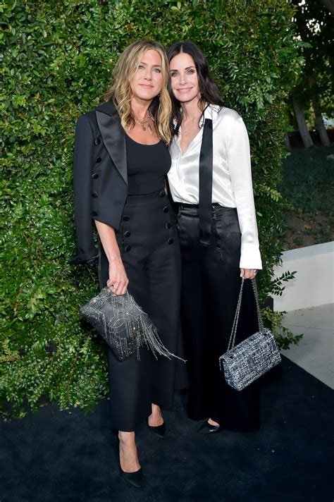 Jennifer Aniston and Courteney Cox finally back together! - Celeblr