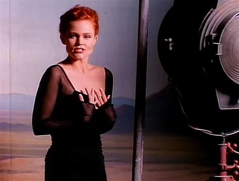 Belinda Carlisle Leave A Light On 1989