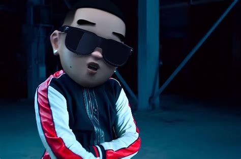 Daddy Yankee Estrena Nuevo Video Con Calma Featuring Snow