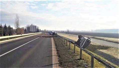 FOTO Vozač poginuo u izravnom sudaru s kamionom u zavoju