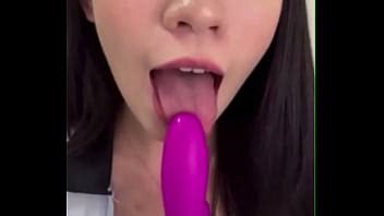 Demostración de las habilidades de sexo oral de XVIDEOS