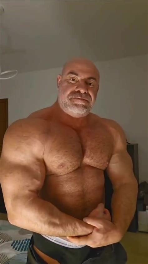 Hot Musclebull Flexing Video ThisVid