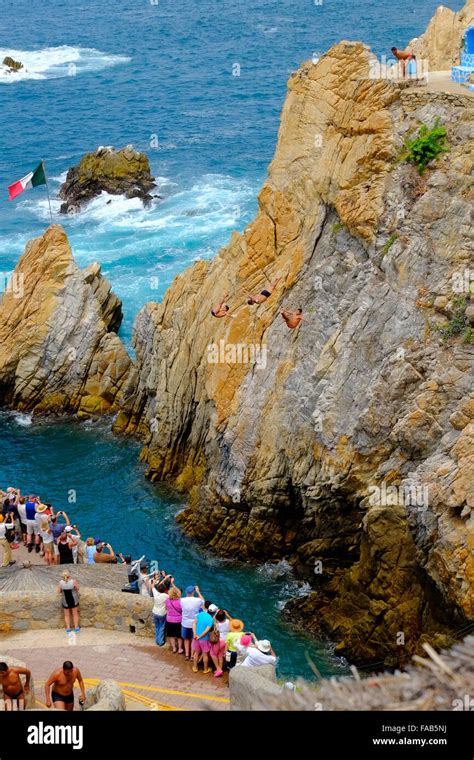 Cliff Divers La Quebrada Acapulco Mexico Sierra Madre Del Sur Mountains