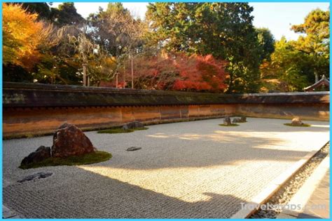 Ryoan-ji Temple in Kyoto - TravelsMaps.Com