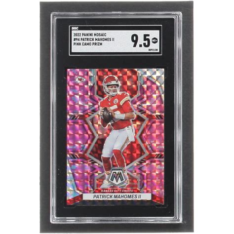 Patrick Mahomes II 2022 Panini Mosaic Mosaic Camo Pink 94 SGC 9 5