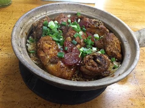 禤记瓦煲鸡饭 Heun Kee Claypot Chicken Rice