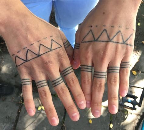 How This Alaskan Woman Is Bringing Back The Art Of Inuit Tattoos Cbc News