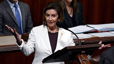 Fin de una era Nancy Pelosi deja el liderazgo del Partido Demócrata en