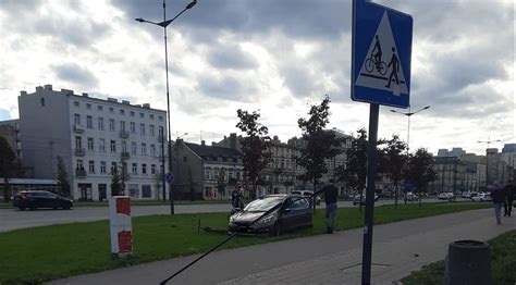 Policja W Odzi W Centrum Odzi Radiow Z Staranowa Rowerzyst Co Si