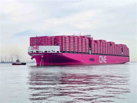 ONEs First Ever 24 000 TEU Container Ship Arrives Singapore Ports