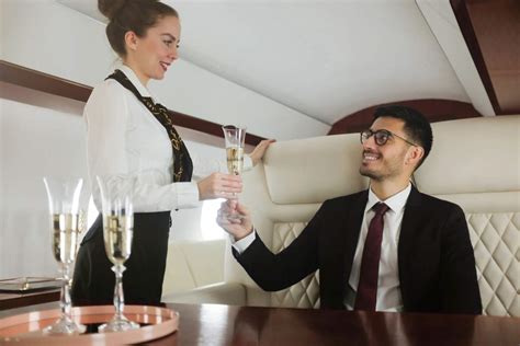 Due Piani Lounge Bar Champagne E Ogni Genere Di Comfort L Aereo Da