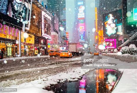 3,044 Times Square Snow Stock Photos, High-Res Pictures, and Images - Getty Images