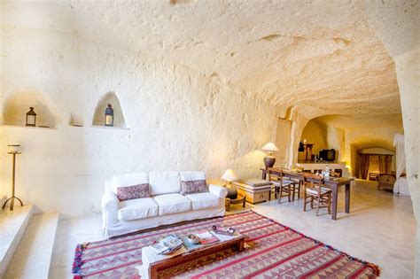 9 Cave Homes On Airbnb You Can Rent For A Super Unique Getaway