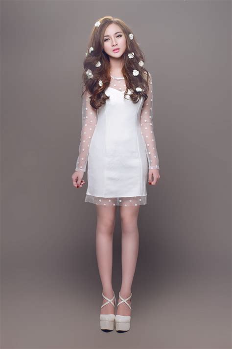 Hot girl Kelly rạng ngời vẻ đẹp dao kéo