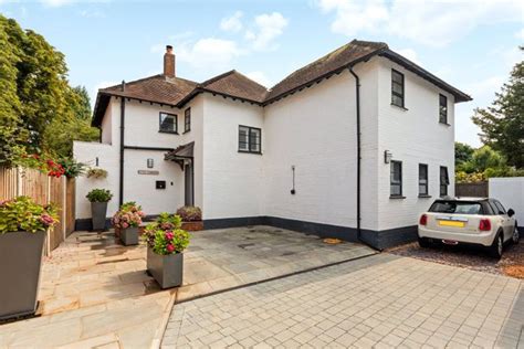 Lower Cookham Road Maidenhead Berkshire Sl6 4 Bedroom Detached House