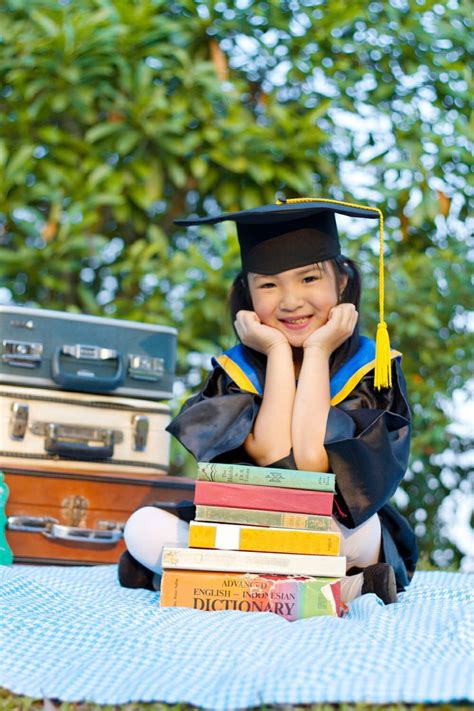 Kindergarten Graduation Photoshoot Ideas for Parents & Photographers