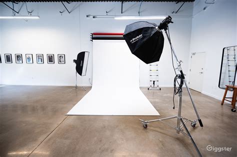 IDEAL PHOTOGRAPHY STUDIO - Equipment Included | Rent this location on Giggster