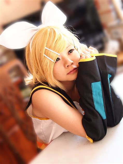 Kagamine Rin Cosplay By Yuiocosplay On Deviantart