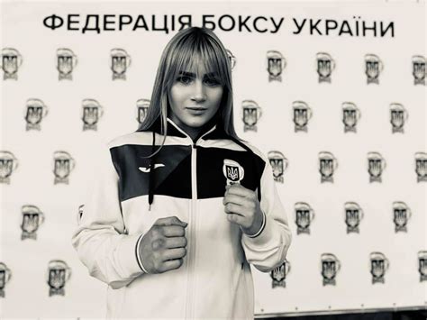 18-річна боксерка загинула під колесами потягу тому, що була в ...