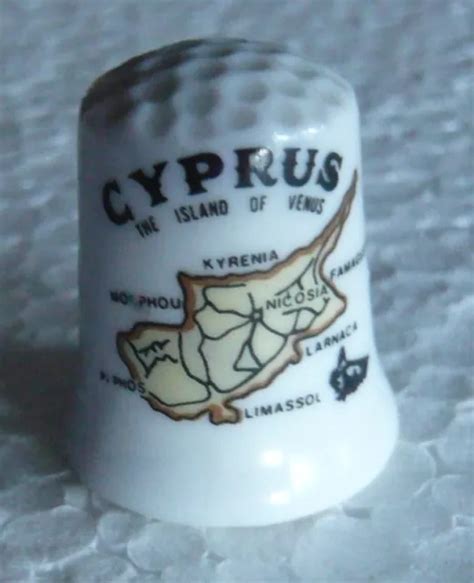 D Coudre De Collection En Porcelaine D Cor De La Carte De Chypre