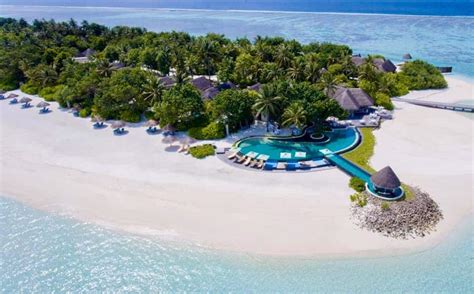 Four Seasons Resort Maldives at Kuda Huraa - Maldives Resort