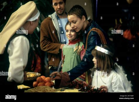 Sarah Bolger Samantha Morton Emma Bolger In America 2002 Stock