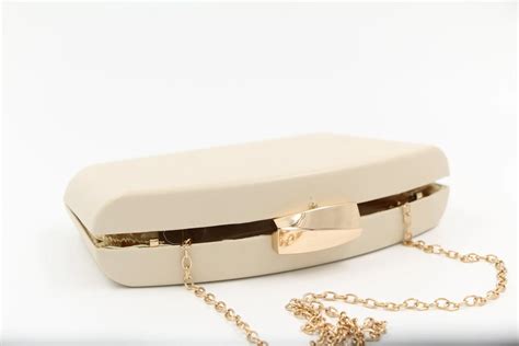 FABUCCI Nude Clamshell Clutch 2025 Trendy Bags TikTok Viral Spring Sale