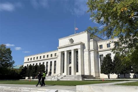 La Fed relève à nouveau son taux directeur mais à un rythme plus lent