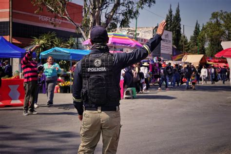 POLICÍA MUNICIPAL DE SLP IMPLEMENTA OPERATIVO EN PANTEONES POR EL DÍA