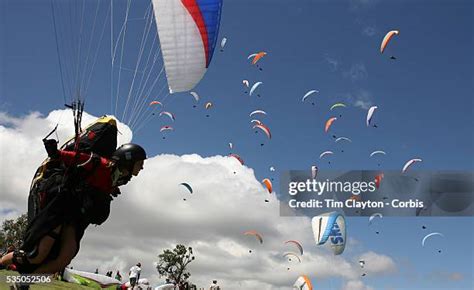 Manilla Paragliding Photos and Premium High Res Pictures - Getty Images