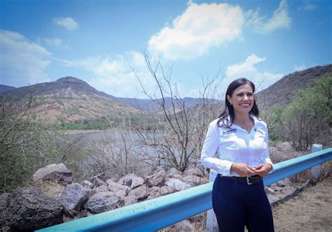 COLOCA ALE GUTIÉRREZ PRIMERA PIEDRA DEL NUEVO PARQUE METROPOLITANO