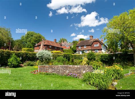 Kentish village kemsing sevenoaks kent hi-res stock photography and images - Alamy