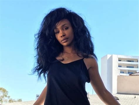 TDE Singer SZA Shares "Broken Clocks" Ahead Of Much Anticipated Debut ...