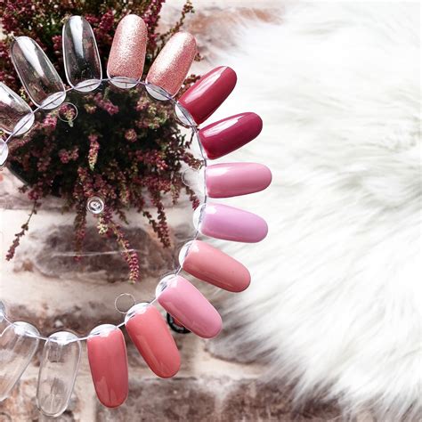 Nude Zestawienie Lakier W W Kolorze Brudnego R U I Nie Tylko Blog Kosmetyczny