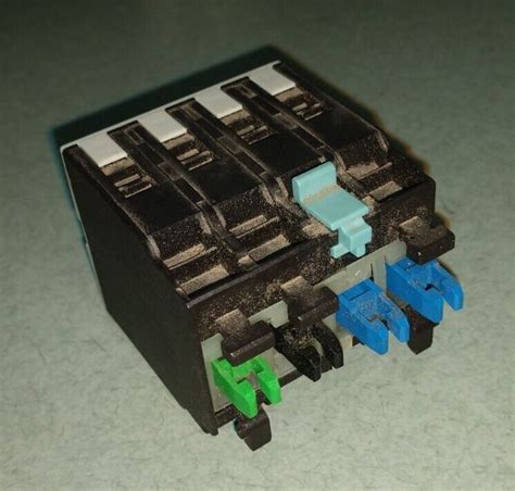 SIEMENS 3RH1921 2FA22 Switch Block IEC 6097 VOE 0660 10A 240v